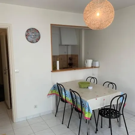 F2 Au Mont-dore, Centre, Prox. Commodites, Wifi Illimite, 37m², Cuisine Equipee, 4 Pers., Non Fumeur - Fr-1-415-129 Apartment Le Mont-Dore